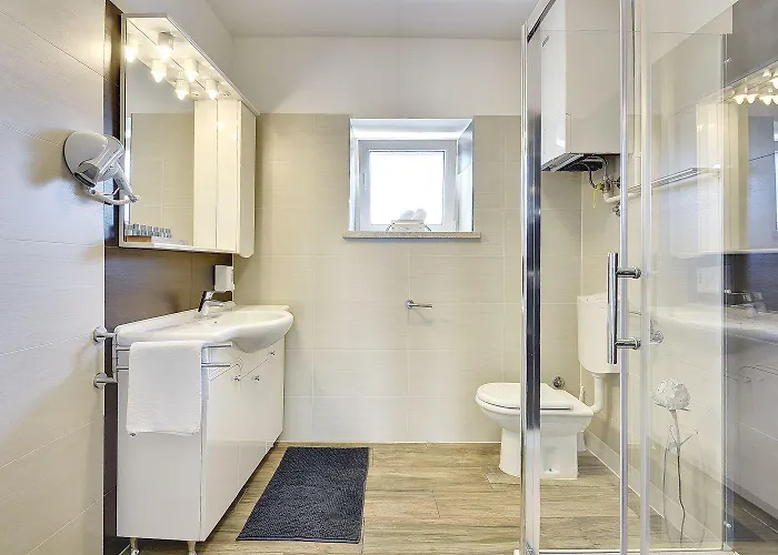 Apartment 200 Meter Zum Mit Salzwasserpool, Grill, Sonnenterrasse