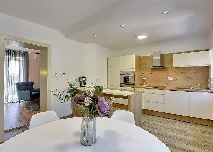 Apartment 200 Meter Zum Mit Salzwasserpool, Grill, Sonnenterrasse