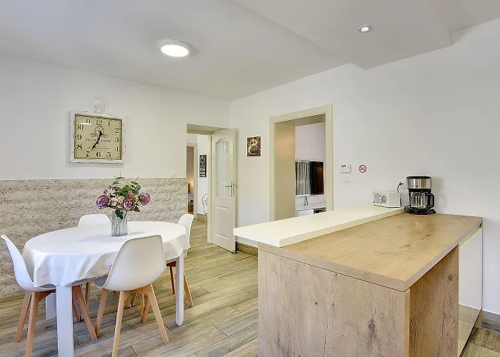 200 Meter Zum Mit Salzwasserpool, Grill, Sonnenterrasse Apartment *
