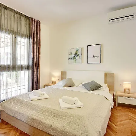 Apartament 200 Meter Zum Mit Salzwasserpool, Grill, Sonnenterrasse Pula