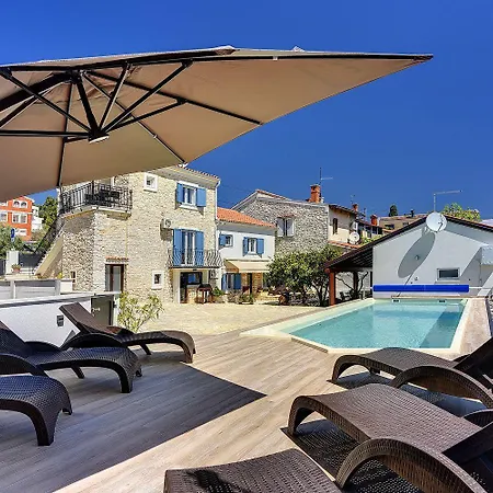 200 Meter Zum Mit Salzwasserpool, Grill, Sonnenterrasse * Pula