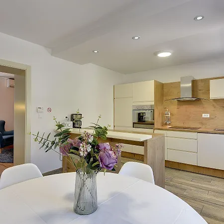 Apartman 200 Meter Zum Mit Salzwasserpool, Grill, Sonnenterrasse