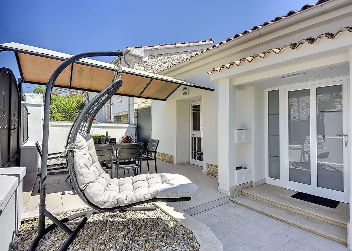 Appartamento 200 Meter Zum Mit Salzwasserpool, Grill, Sonnenterrasse Pola